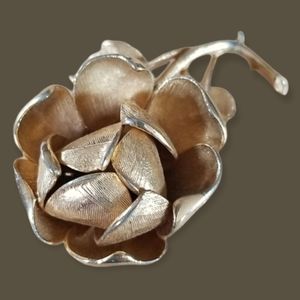 Vintage Mid Century Gold Tone Metal Flower Brooch